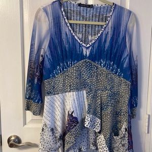 Nani & Poe Size M Blue Multi Print V-Neck BoHo Ruffle Top